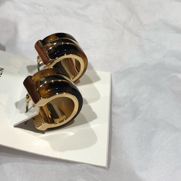 Lauren Ralph Lauren tortoiseshell half moon cuff earrings‎ brand new - Picture 9 of 16